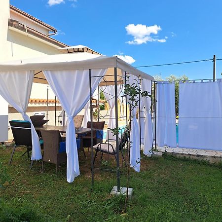Апартаменти Casa Antonio With Swimming Pool Novigrad  Екстер'єр фото