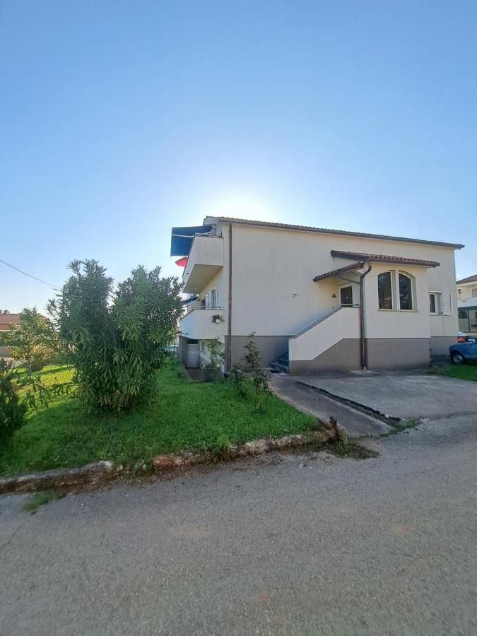 Апартаменти Casa Antonio With Swimming Pool Novigrad  Екстер'єр фото